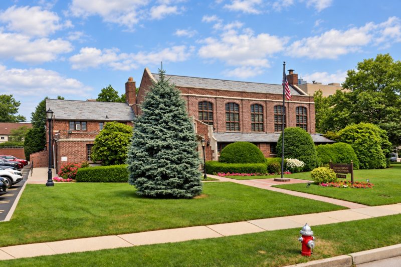 Nassau County Bar Association in Mineola: exterior.